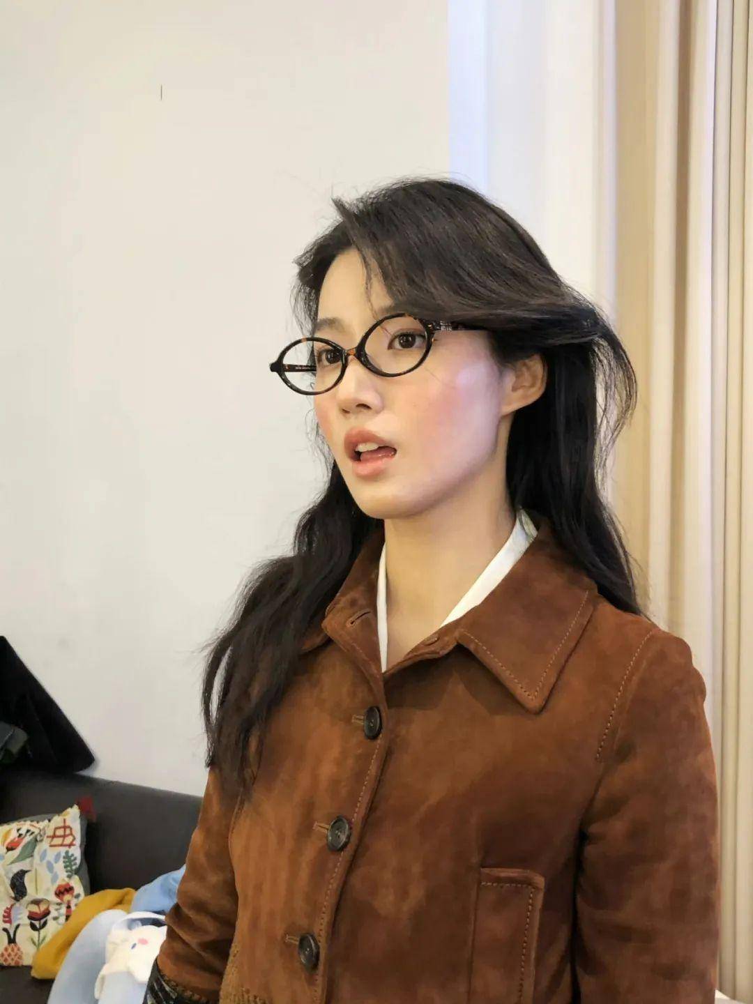 卢昱晓的秋日穿搭，好适合我们P人！-3