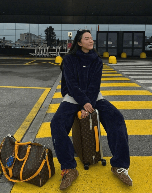 解锁时尚新篇章：新加坡博主Yoyo Cao的潮流穿搭密码