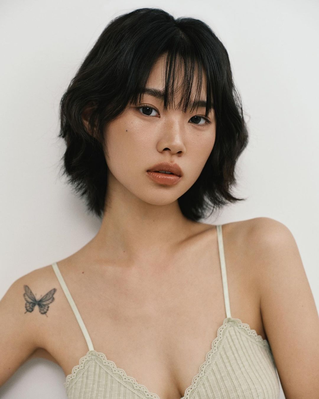 不笑時像郑浩妍,笑起來是邻家女孩:看看这位淡颜系韩国美女模特