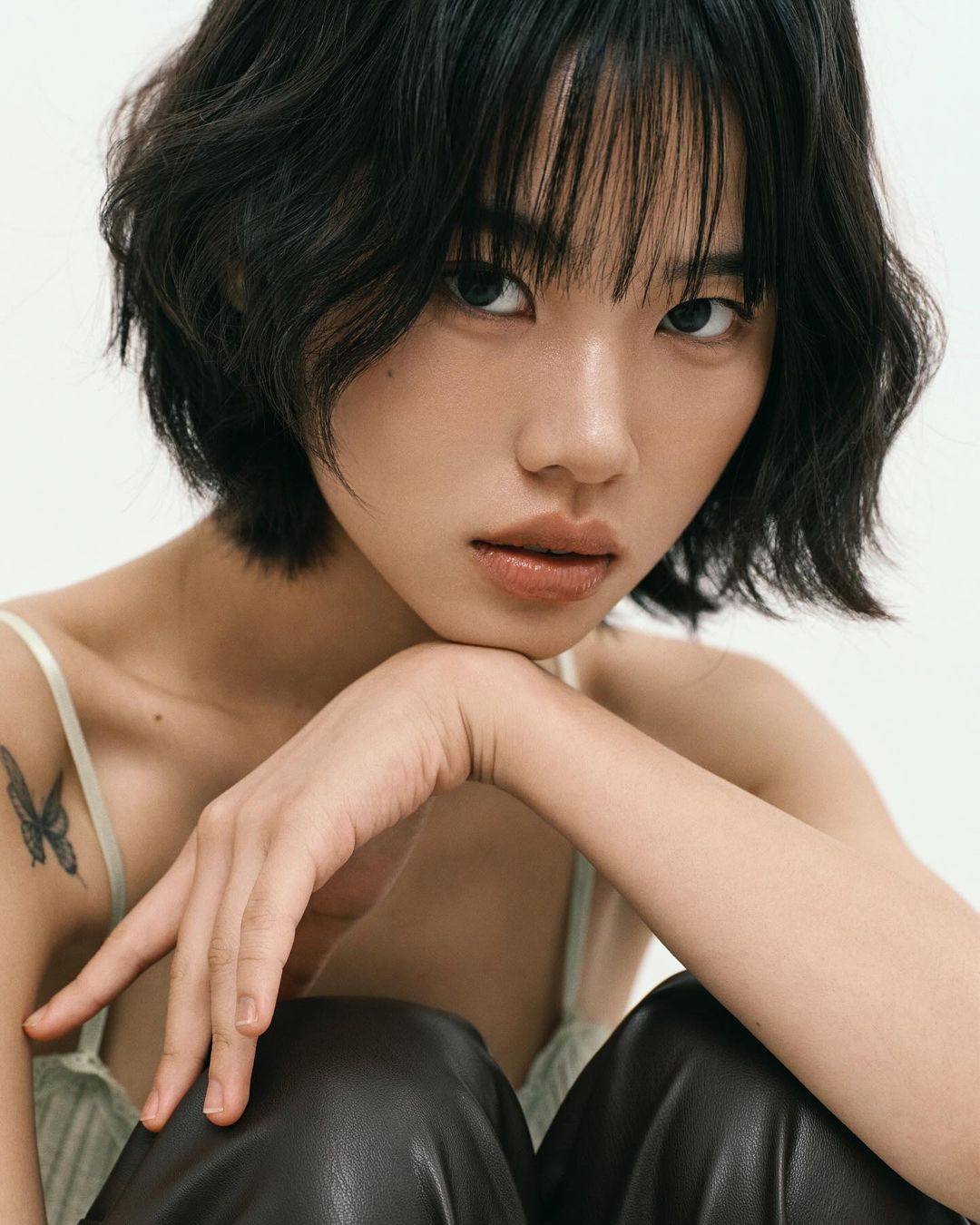 不笑時像郑浩妍,笑起來是邻家女孩:看看这位淡颜系韩国美女模特