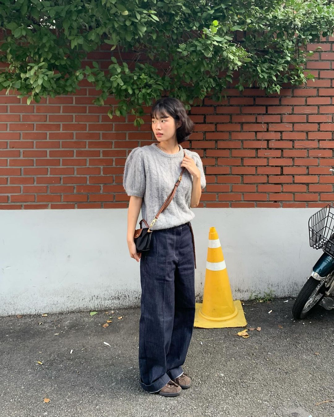 不笑時像郑浩妍，笑起來是邻家女孩：看看这位淡颜系韩国美女模特