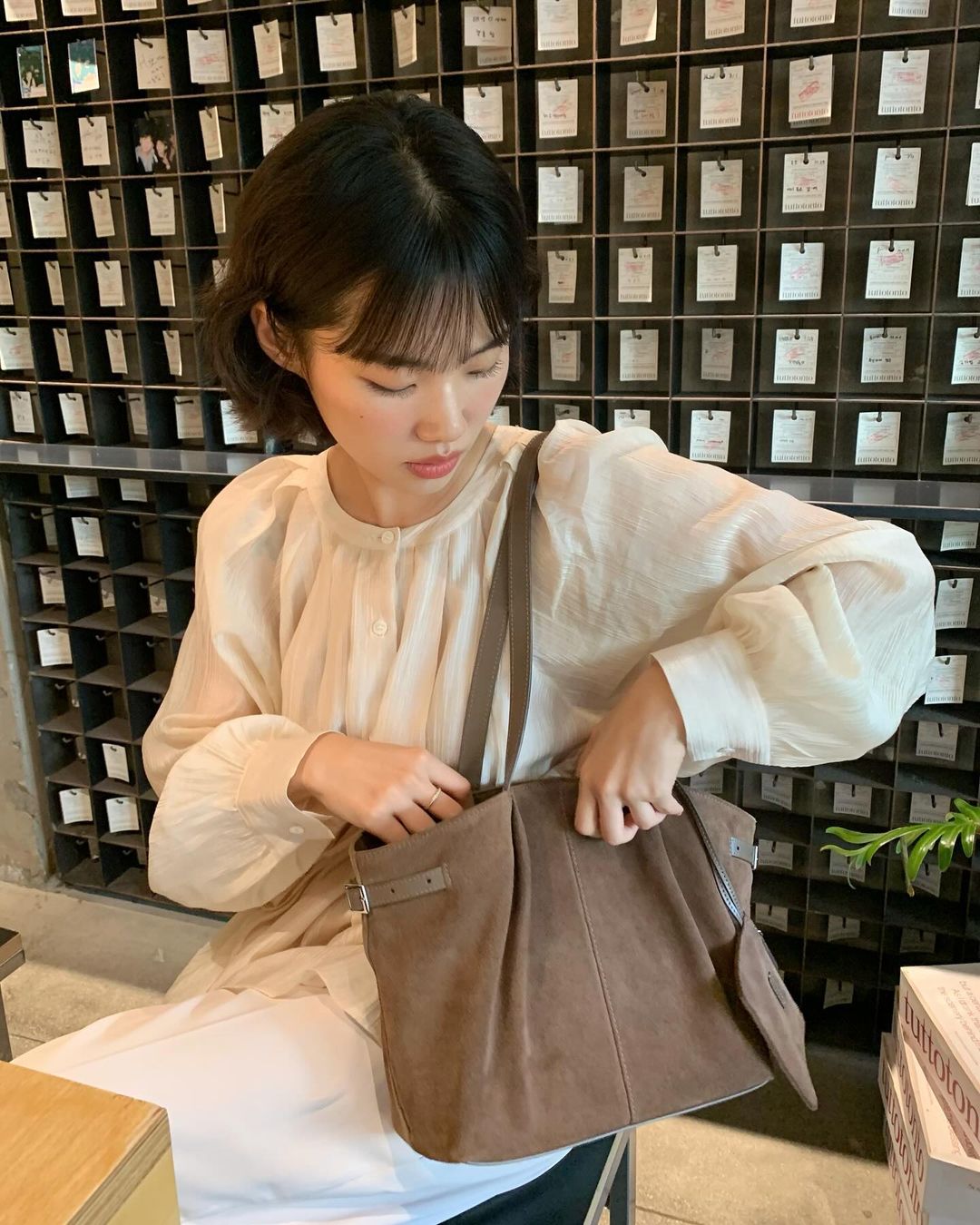 不笑時像郑浩妍，笑起來是邻家女孩：看看这位淡颜系韩国美女模特