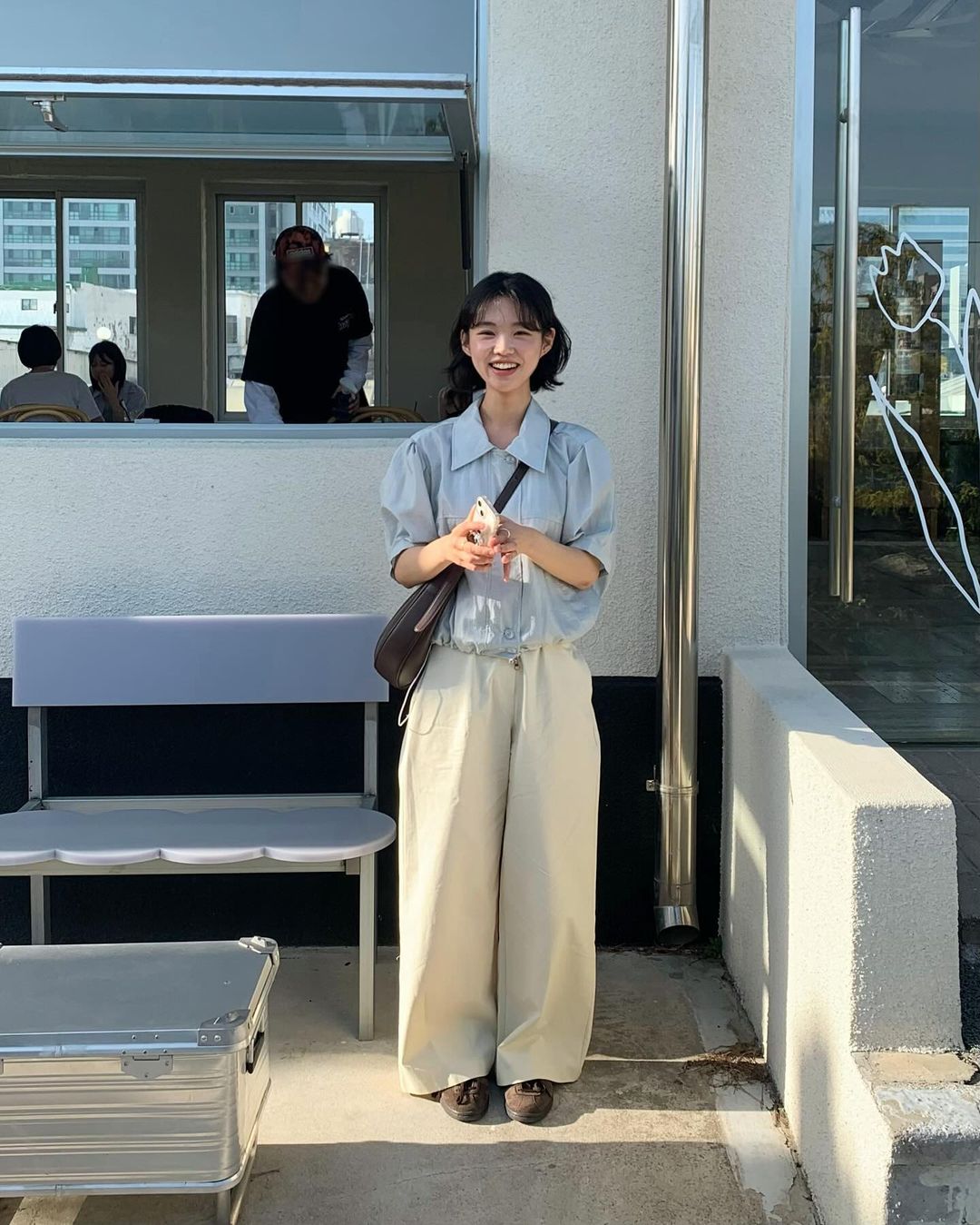 不笑時像郑浩妍，笑起來是邻家女孩：看看这位淡颜系韩国美女模特