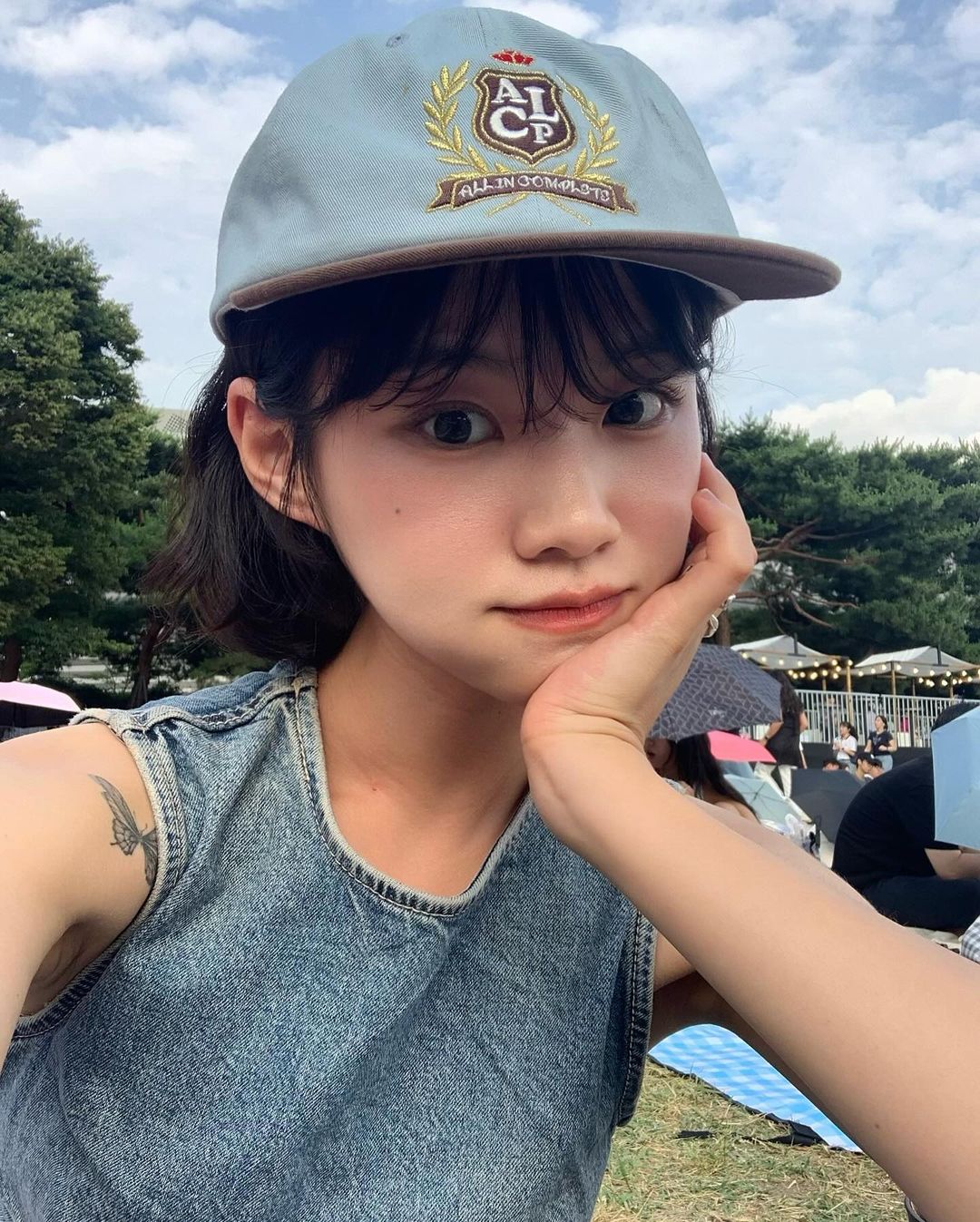 不笑時像郑浩妍，笑起來是邻家女孩：看看这位淡颜系韩国美女模特