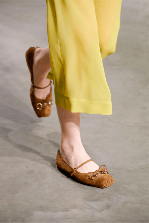 大牌们纷纷喜欢的薄底鞋,究竟有多好穿?-9 大牌们纷纷喜欢的薄底鞋,究竟有多好穿?