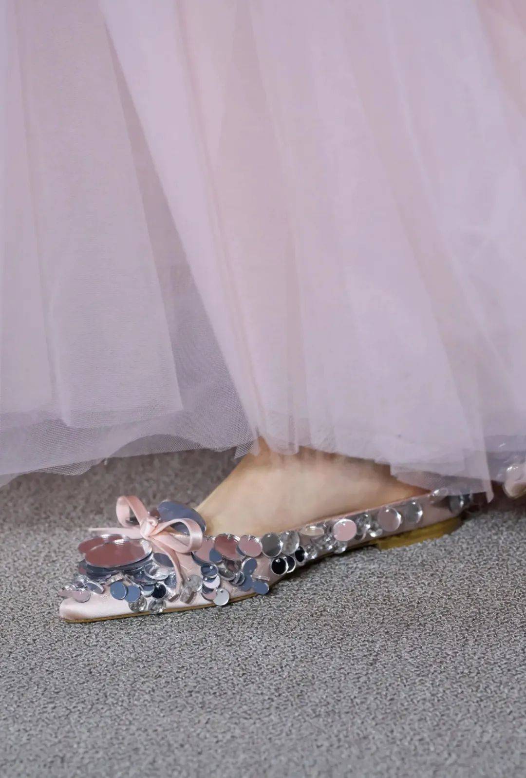 大牌们纷纷喜欢的薄底鞋,究竟有多好穿?-7 大牌们纷纷喜欢的薄底鞋,究竟有多好穿?