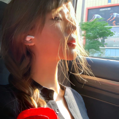 老板把我摁倒在办公桌 我什么时候受过这样的委屈