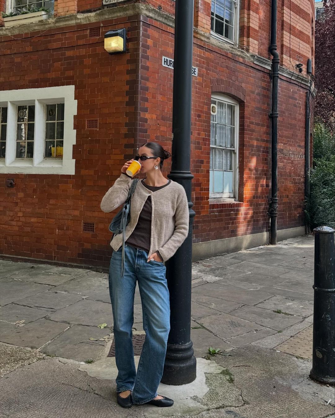 又到了针织衫出场的季节,看看潮人们在这个冬天都怎么穿