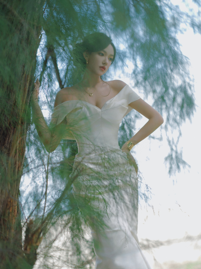 程潇最新时尚作品 展现曼妙身材