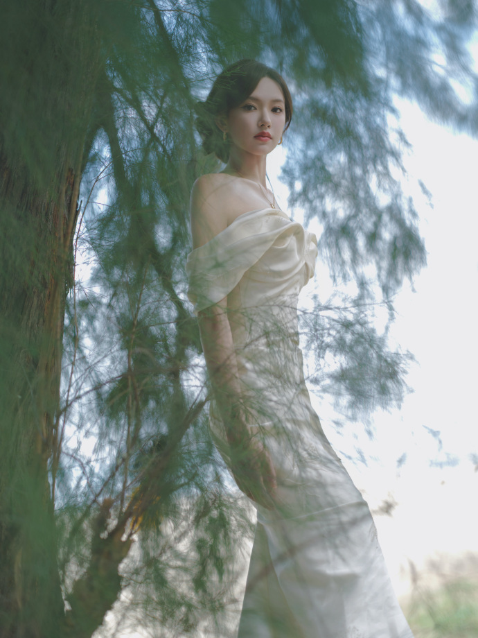 程潇最新时尚作品 展现曼妙身材