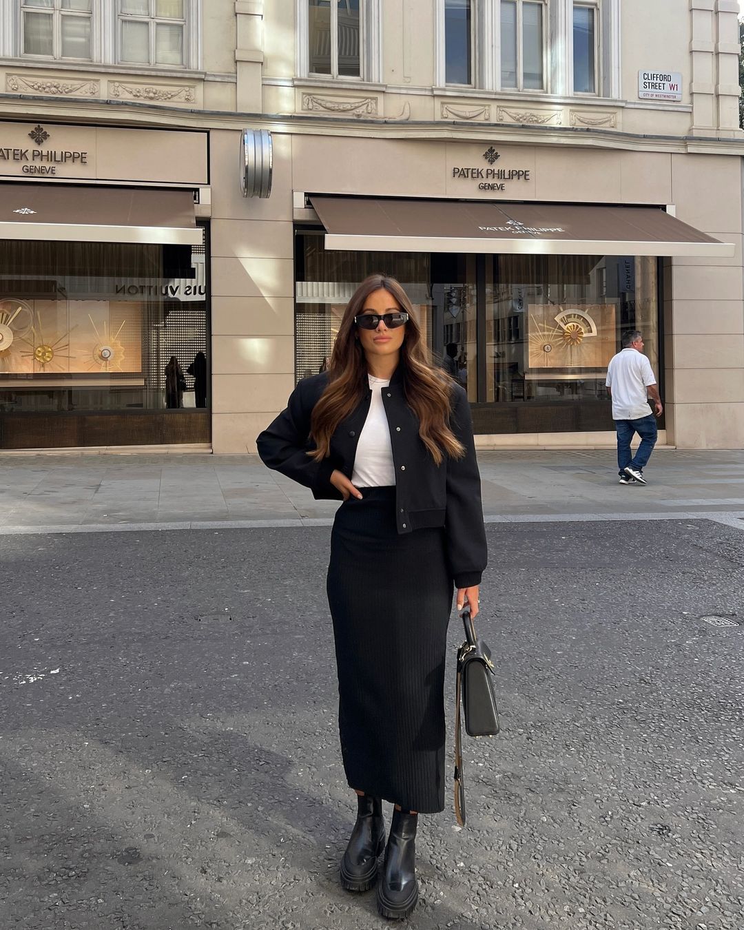 最新潮流秋冬靴款穿搭公式，长靴搭配长裙出乎意料的合拍