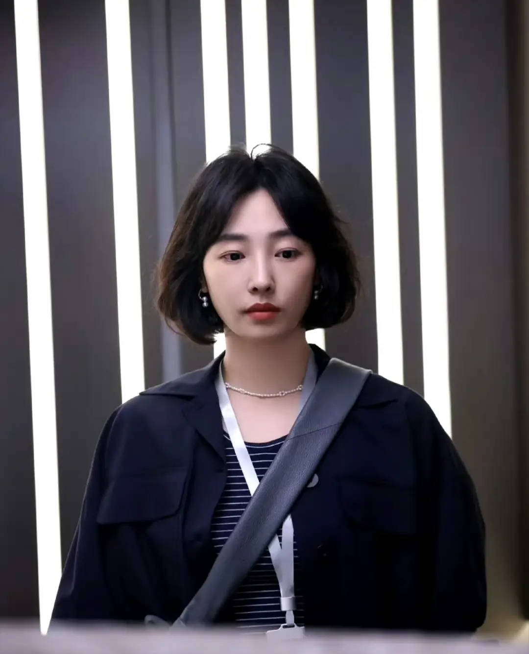 白百何新剧造型韵味十足，职业女性的干练与知性全然于一身！-18