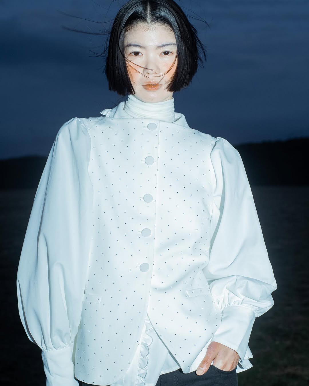 因为Jennie认识了日本服装品牌 Bibiy,发现创办人小松友结子好会穿