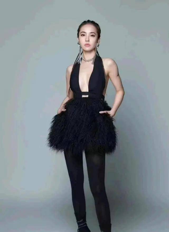蔡依林演唱会各类大胆美图！魔鬼身材性感火辣-6