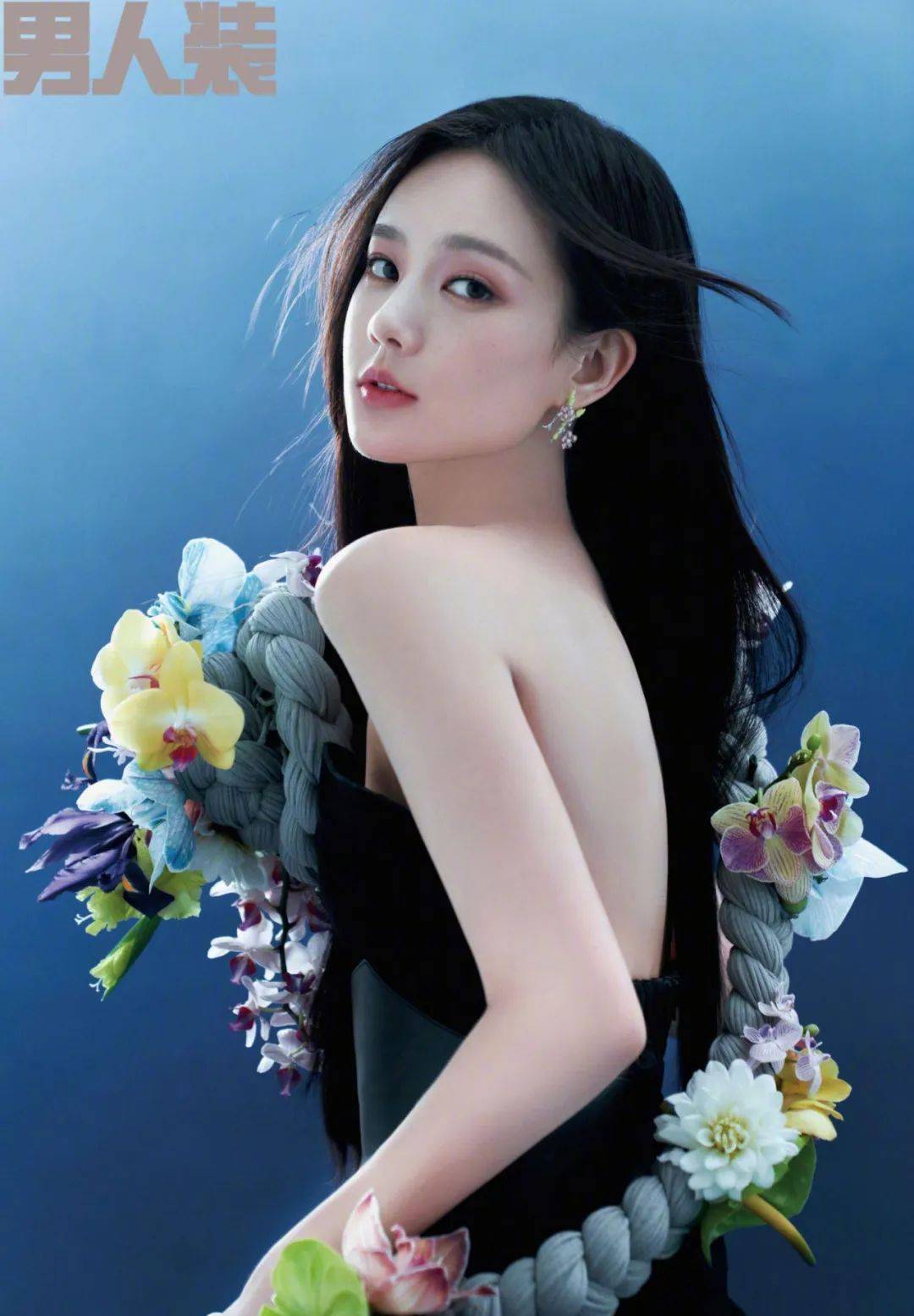 李一桐财阀千金出场!肤白貌美偶尔露出事业线性感撩人-5 李一桐财阀千金出场!肤白貌美偶尔露出事业线性感撩人