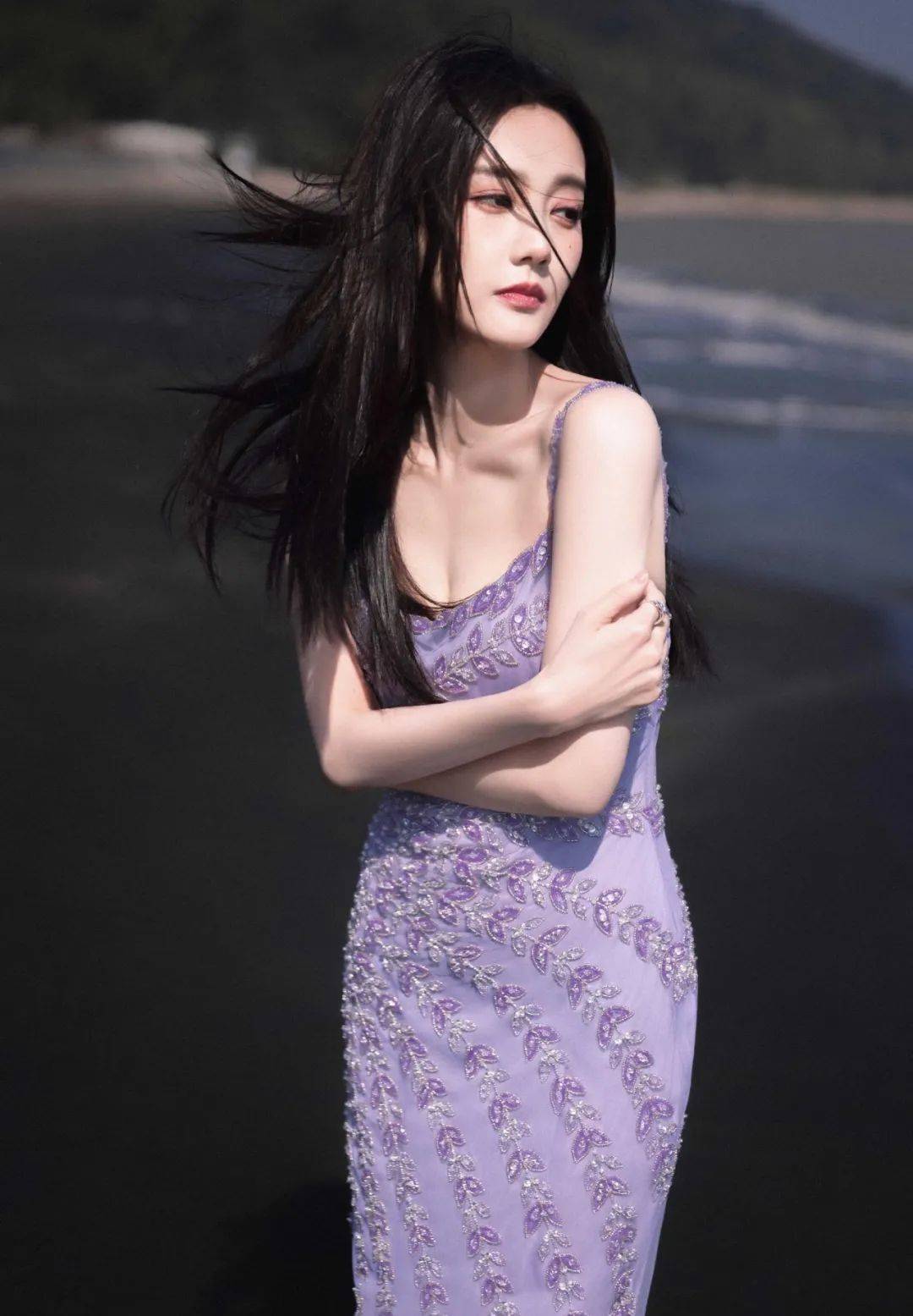 李一桐财阀千金出场!肤白貌美偶尔露出事业线性感撩人-6 李一桐财阀千金出场!肤白貌美偶尔露出事业线性感撩人