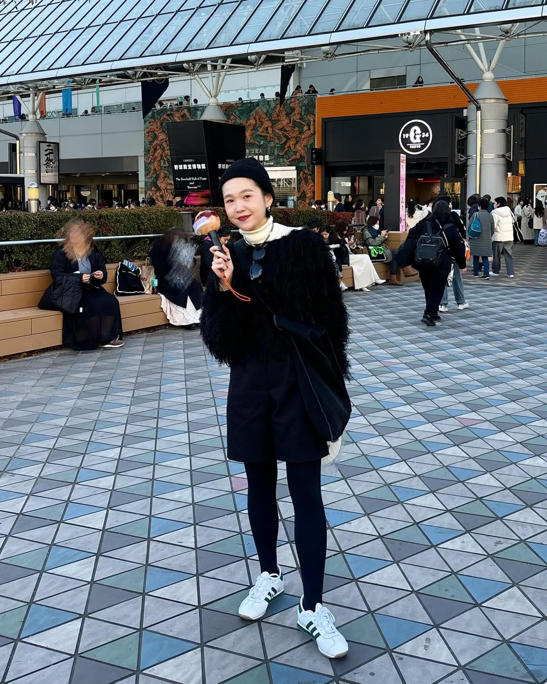 基本中性色如何穿出个人风格？看这3位日本时女生的穿搭