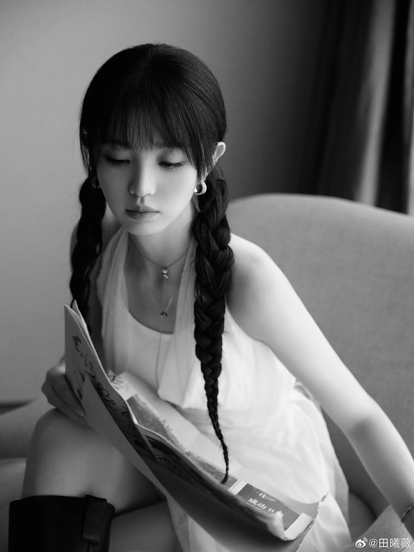 田曦薇双麻花辫造型