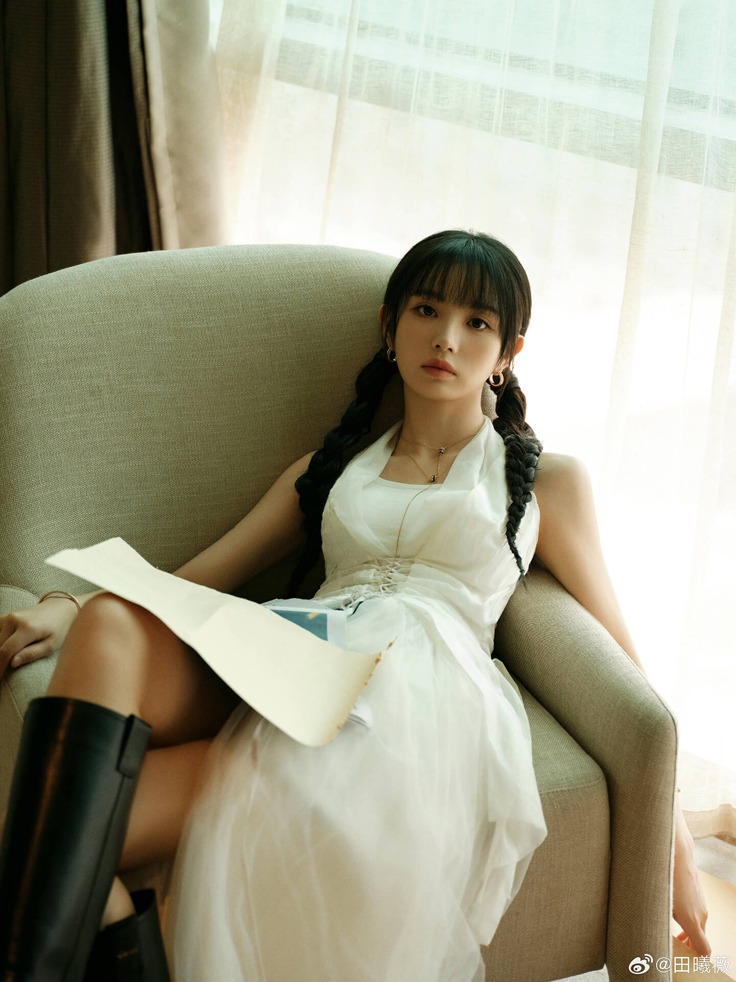 田曦薇双麻花辫造型