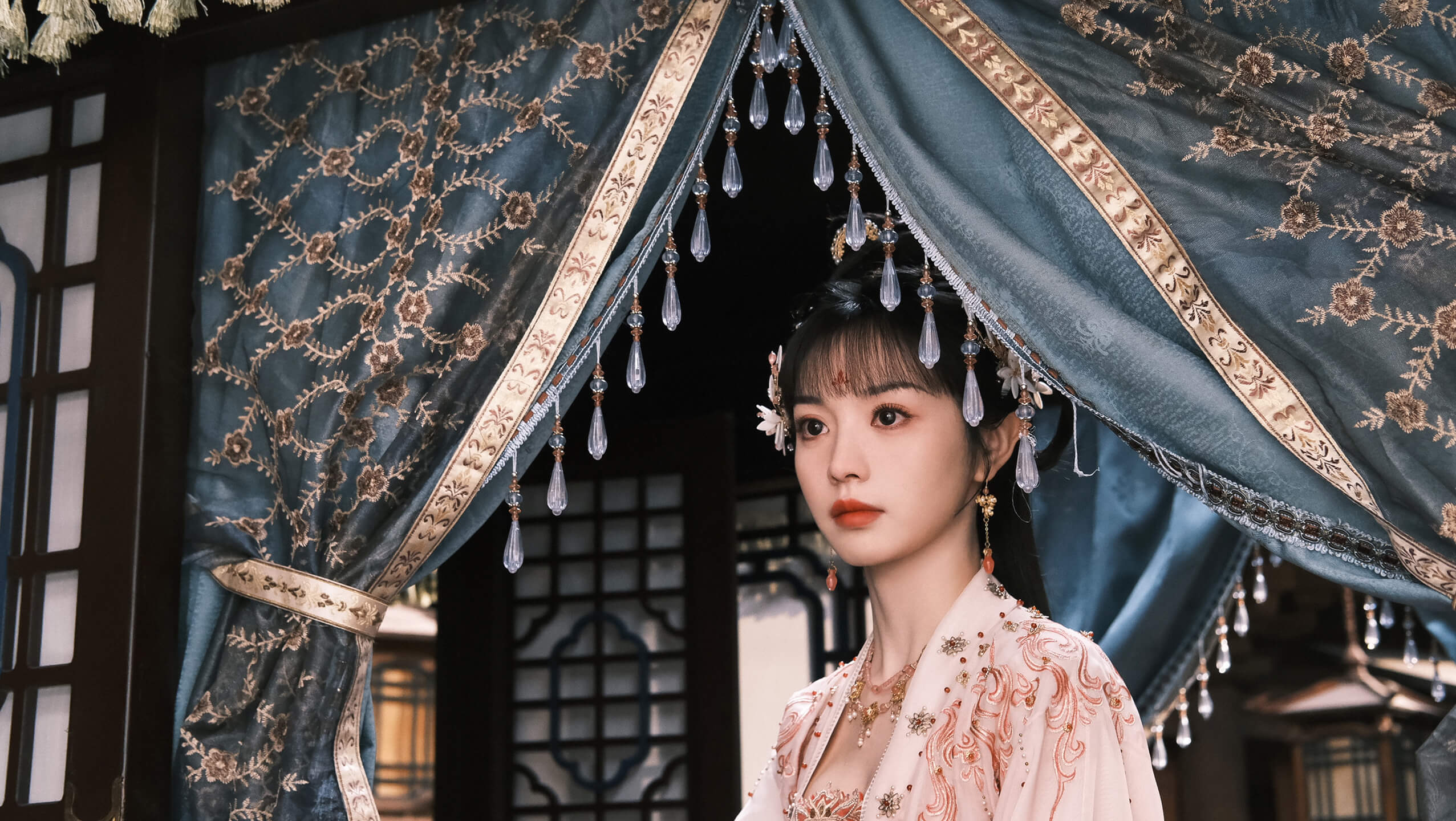 田曦薇发文告别临安，下部作品见！