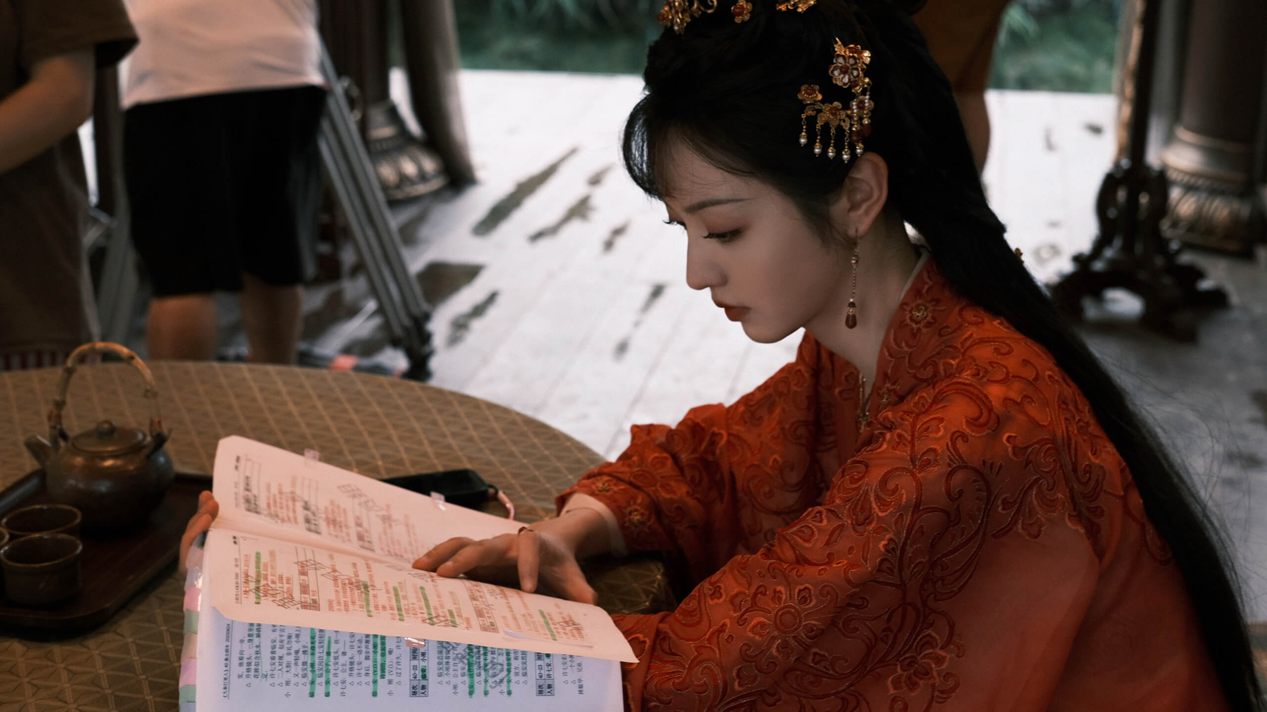 田曦薇发文告别临安，下部作品见！