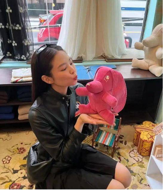 Jennie 和张元英都爱的“小腿袜穿搭”，真的火了！-4