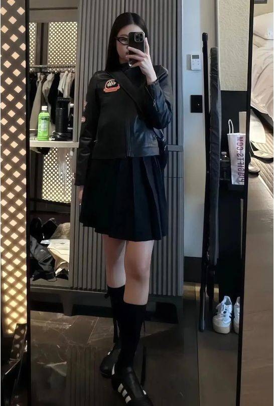 Jennie 和张元英都爱的“小腿袜穿搭”，真的火了！-2