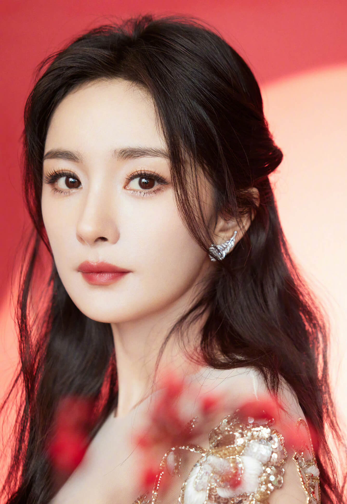 杨幂任华为matext非凡见证官，美丽喜庆！