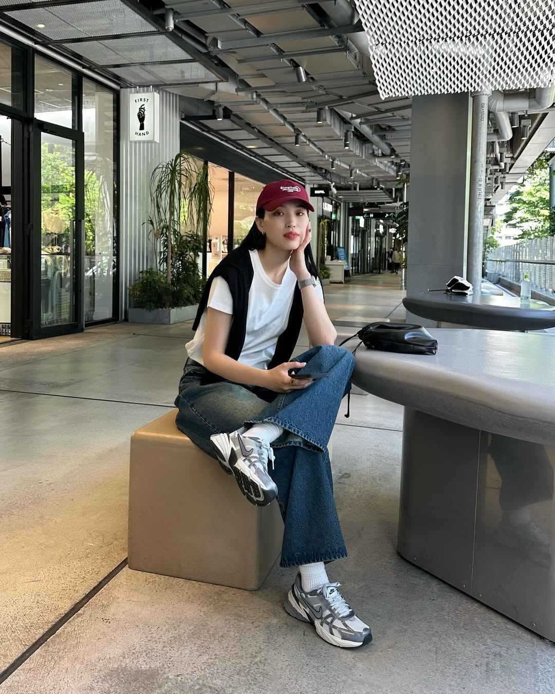 偏爱宽松裤装，怎么穿都率性有型，来看高个网红女生Misaki的造型心法