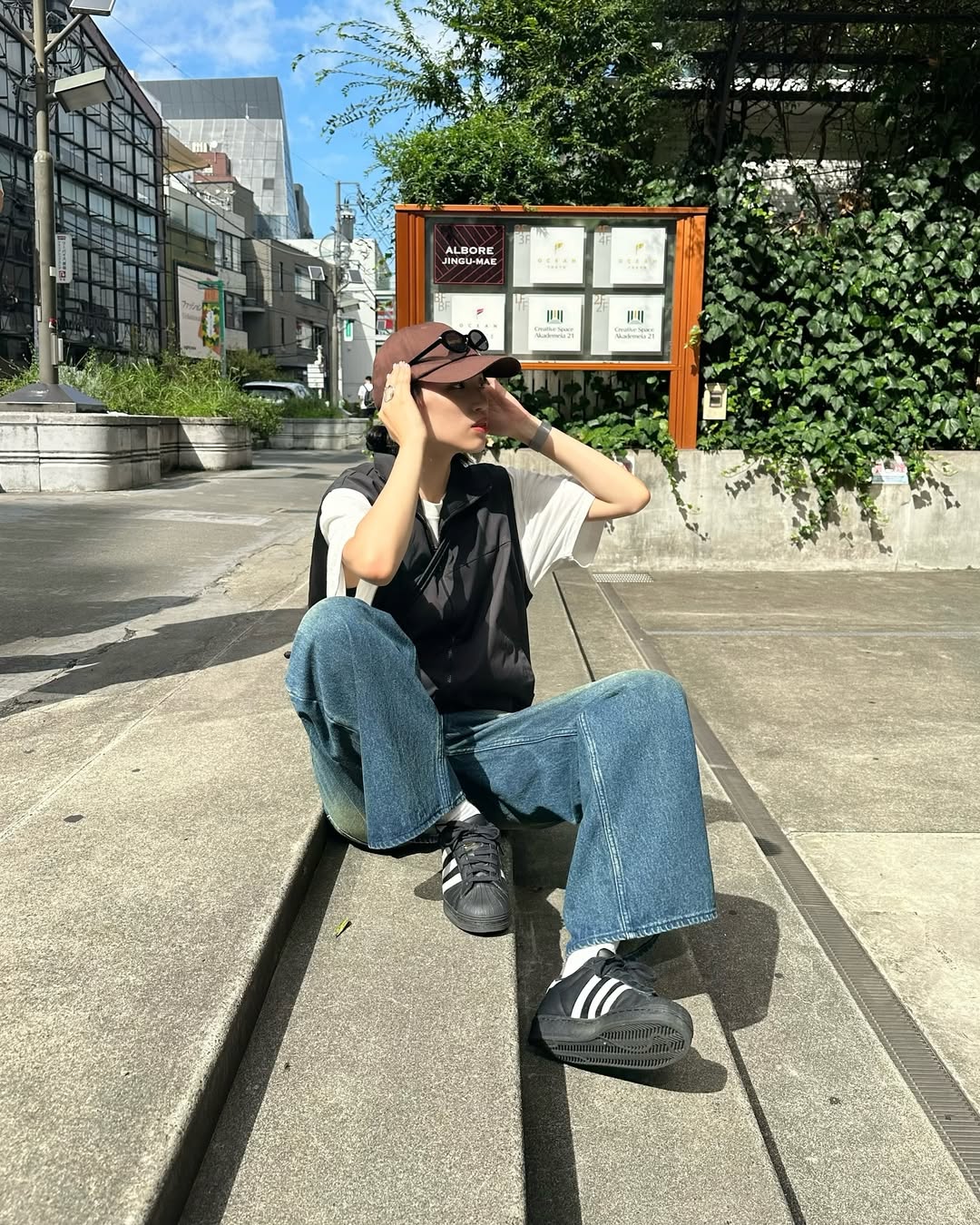 偏爱宽松裤装，怎么穿都率性有型，来看高个网红女生Misaki的造型心法