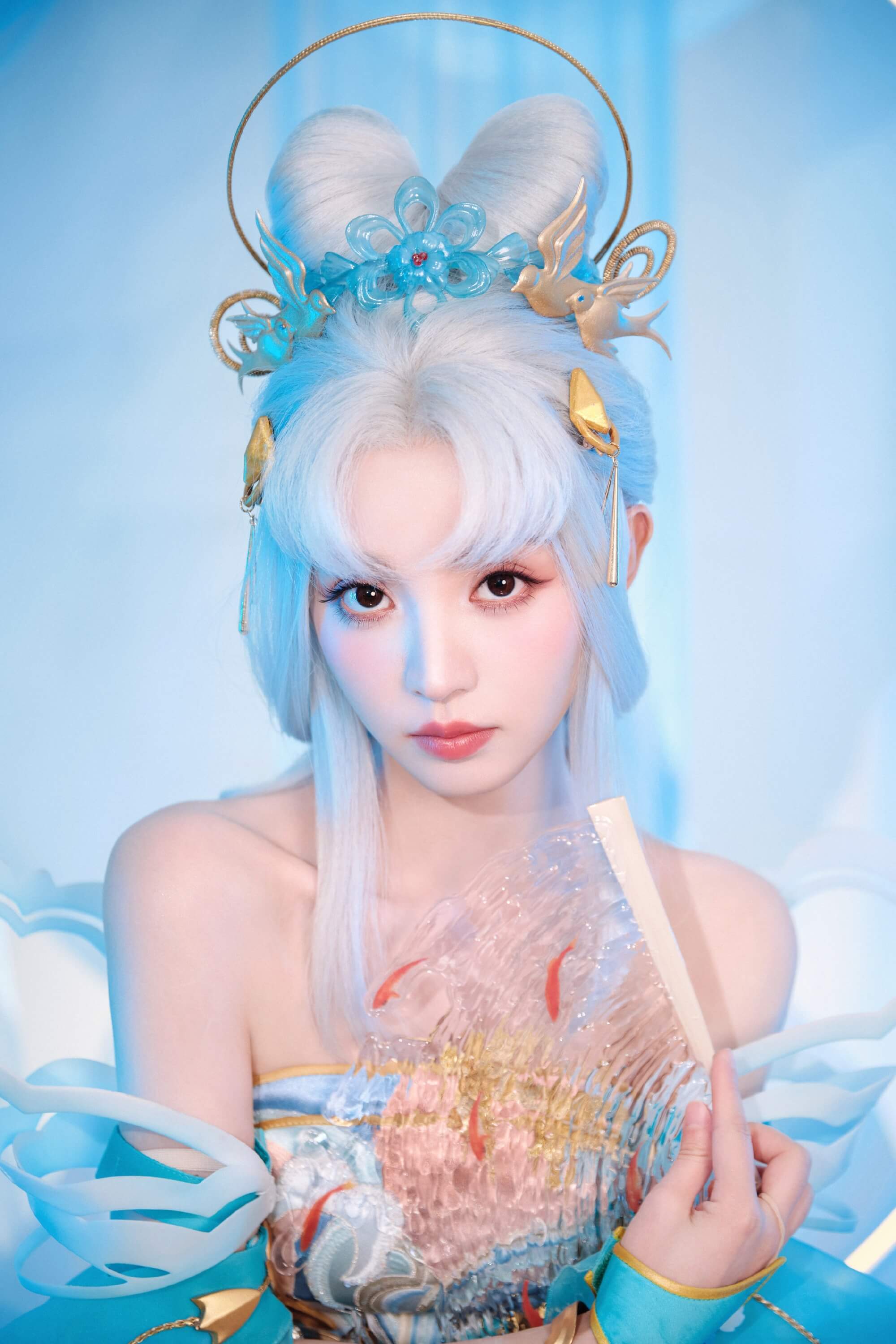 女明星集体变身峡谷仙女？田曦薇的出圈穿搭藏了3个心机！