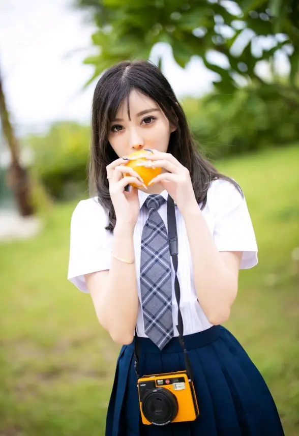 全网爆抄的「学院风天花板」出现了！杨晨晨靠3件单品杀疯热搜！