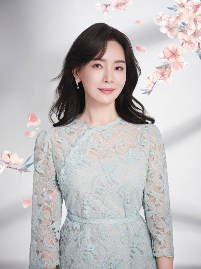 时光从不败美人！陈数素衣穿搭尽显婉约气质，岁月静好恬静感！-1