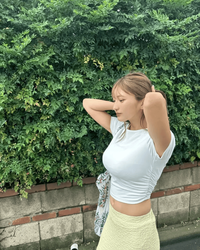 日本极品美女！156cm、52kg，完美身材微胖天花板！