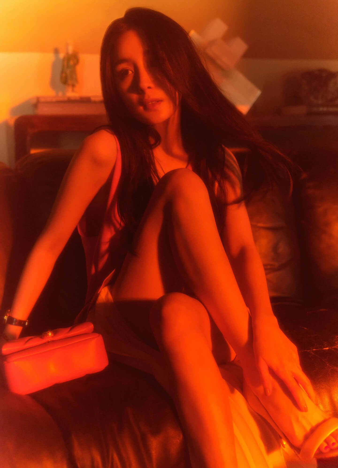 杨幂杂志拍摄从来没有让人失望过，好看的连脚趾头都是美的