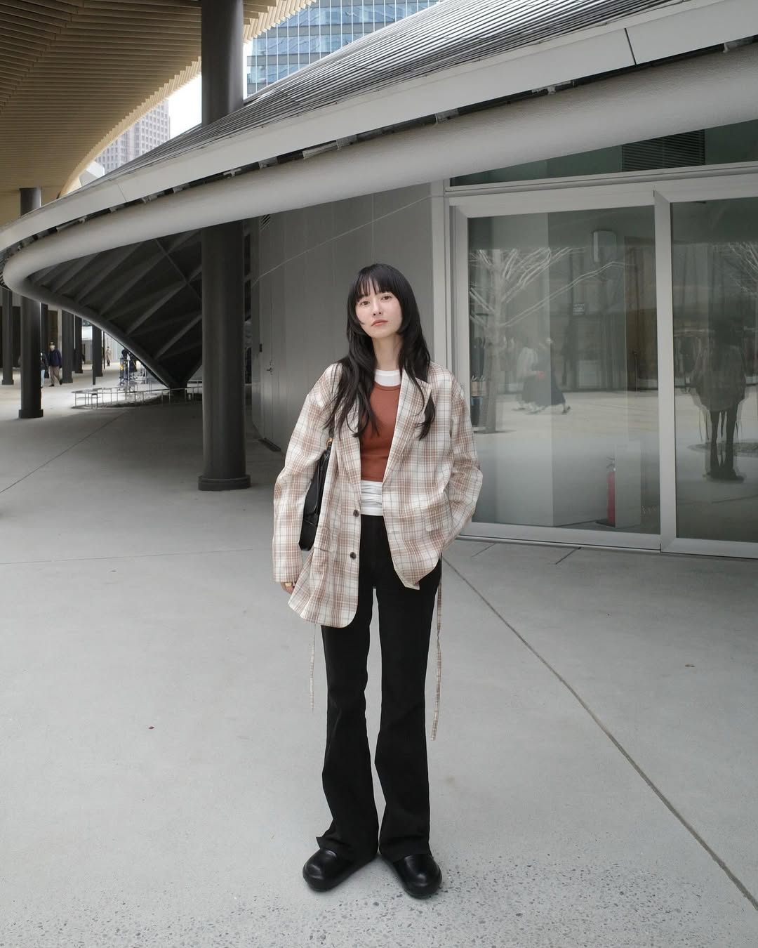 解锁春日率性与浪漫：松本惠奈私服穿搭全解析