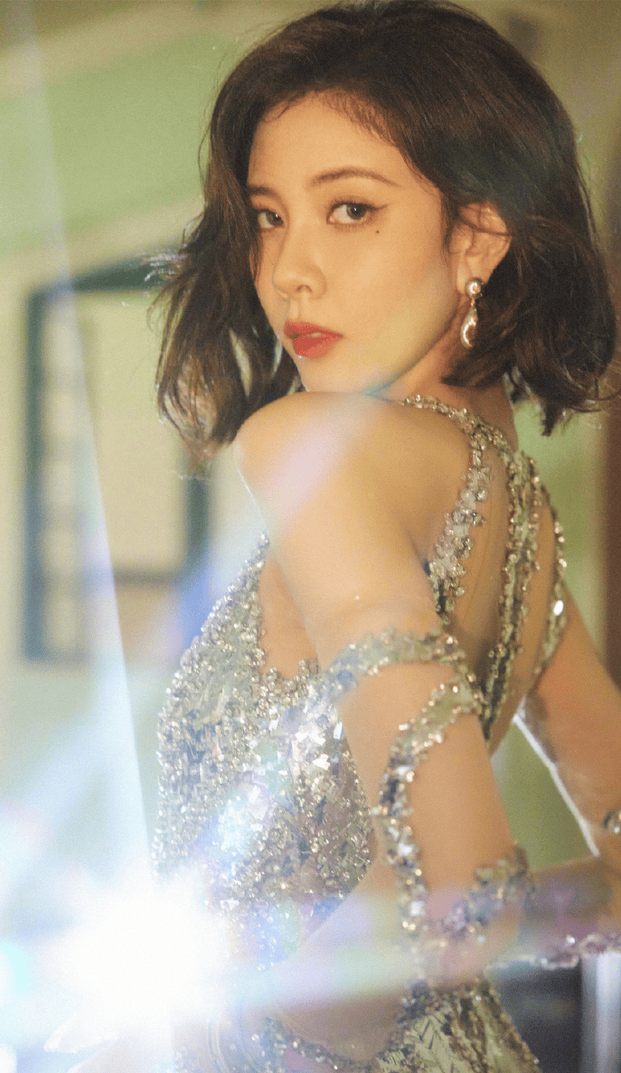 宋妍霏闪片礼服+微卷短发美疯了！高级、利落、惊艳！-2