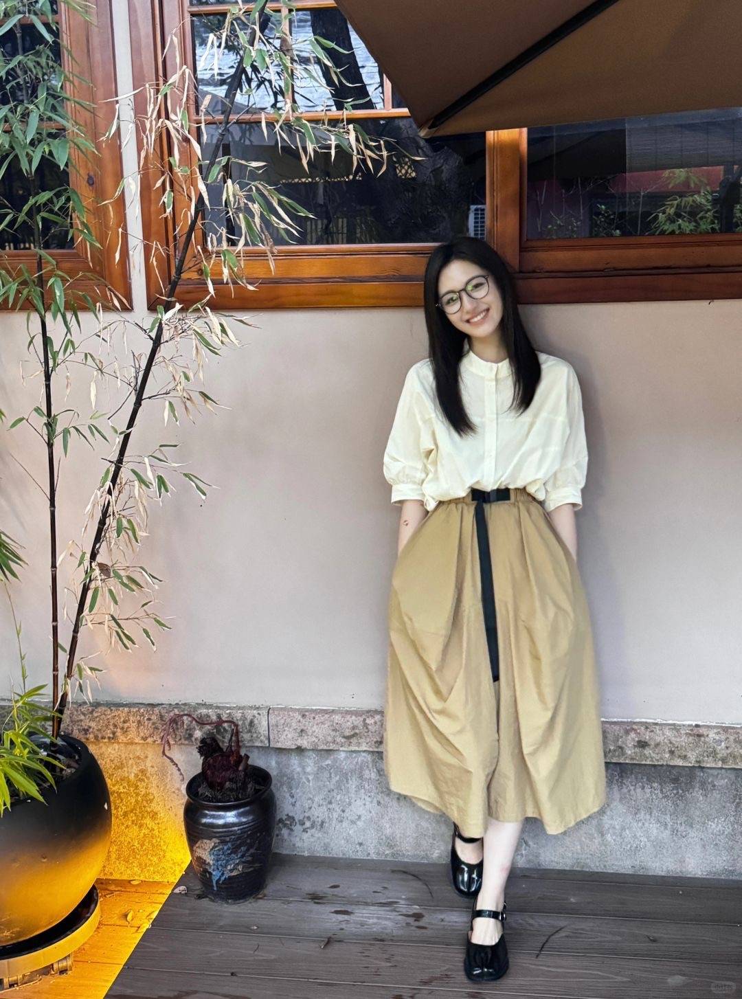 一张初恋脸的她，着装风格更是会拿捏浅淡色系，整个人都甜美可人！-13
