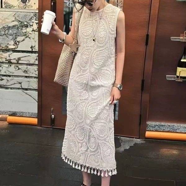 清凉和风情兼备，钩编单品才是今夏时髦精们行走的艺术品-9