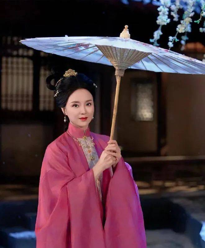 《雁回时》十大女星!陈都灵惊艳如黑玫瑰,女配都美爆了-35 《雁回时》十大女星!陈都灵惊艳如黑玫瑰,女配都美爆了