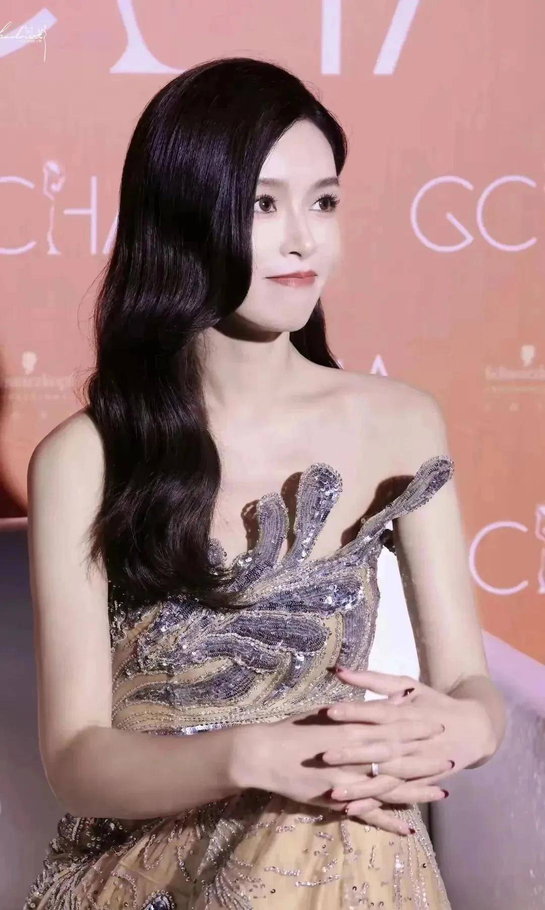 文咏珊的时尚密码：从荧幕到红毯的完美蜕变-18