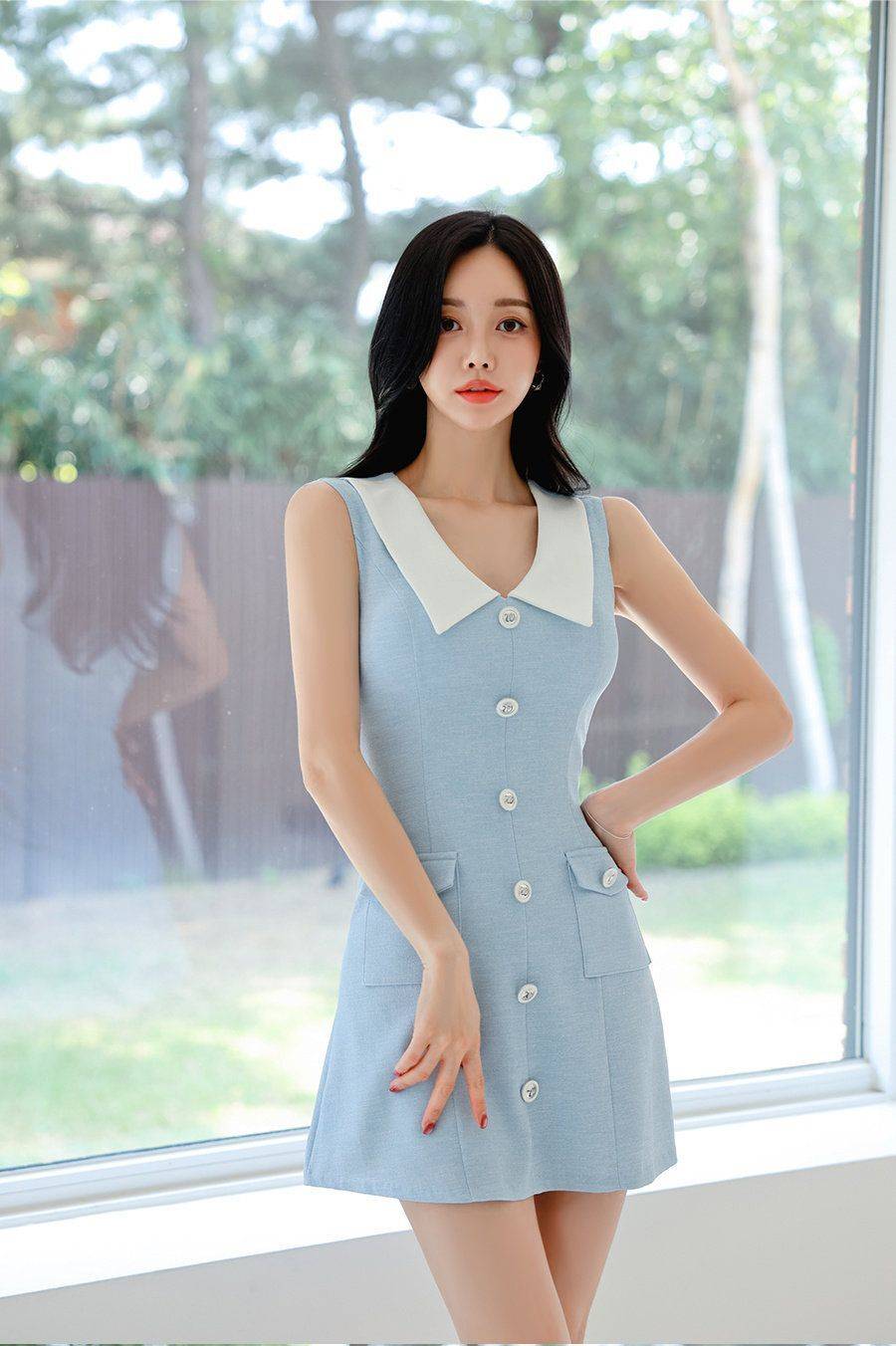 孙允珠美照吸睛，一袭淡蓝无袖裙，灵动俏皮尽显少女感-1