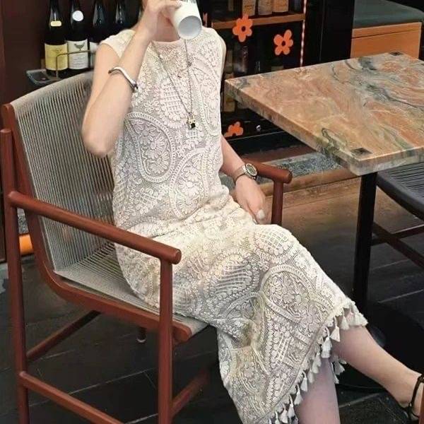 清凉和风情兼备，钩编单品才是今夏时髦精们行走的艺术品-10
