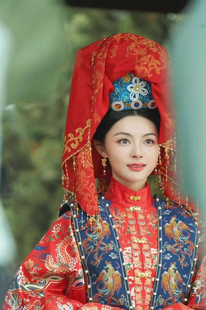 《雁回时》十大女星!陈都灵惊艳如黑玫瑰,女配都美爆了-24 《雁回时》十大女星!陈都灵惊艳如黑玫瑰,女配都美爆了