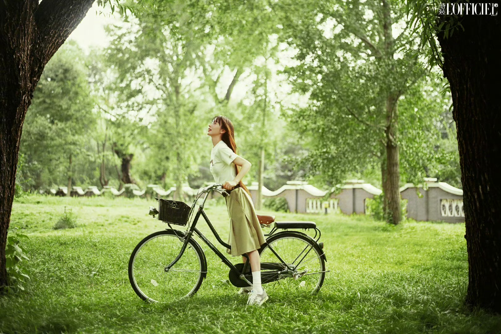 田曦薇时装杂志八月封面照片美图
