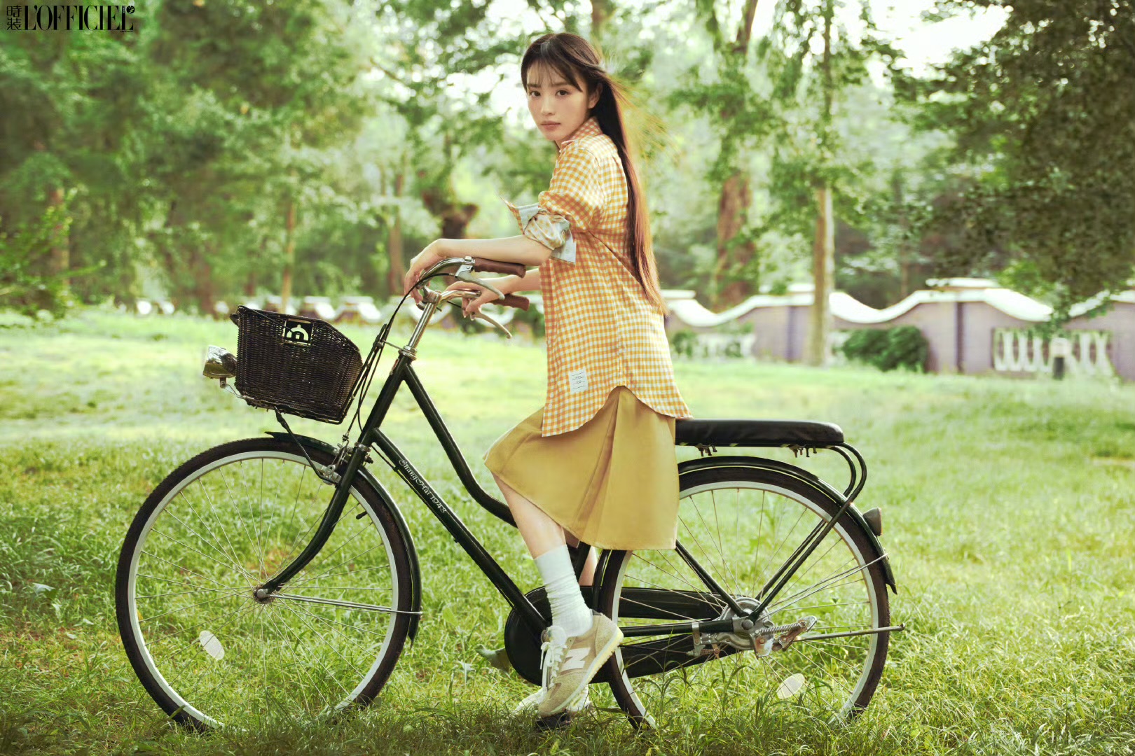 田曦薇时装杂志八月封面照片美图