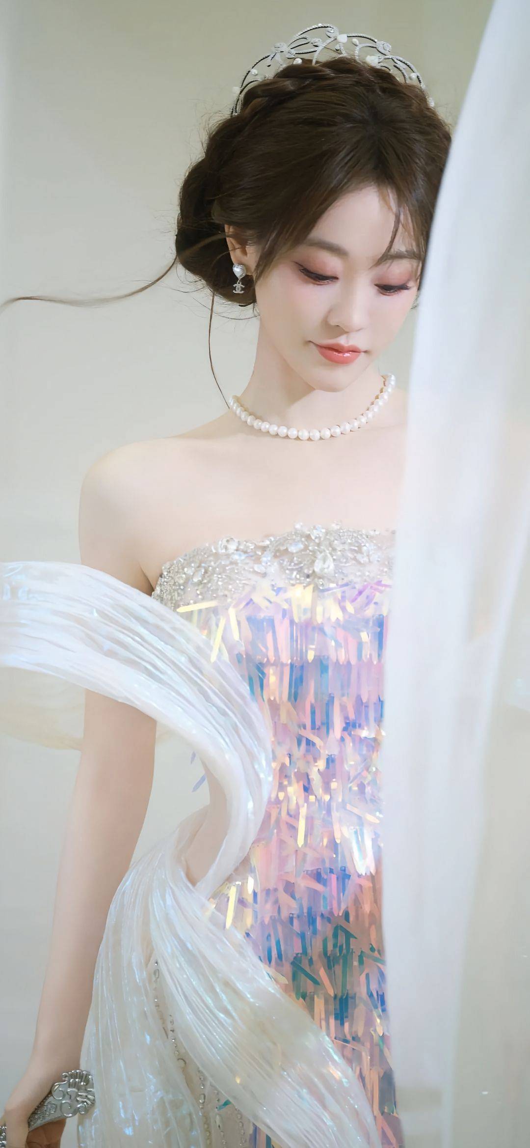 祝绪丹沙漏腰炸场！抹胸人鱼裙搭配仙纱，把 Graceful Fashion 穿成范本-2