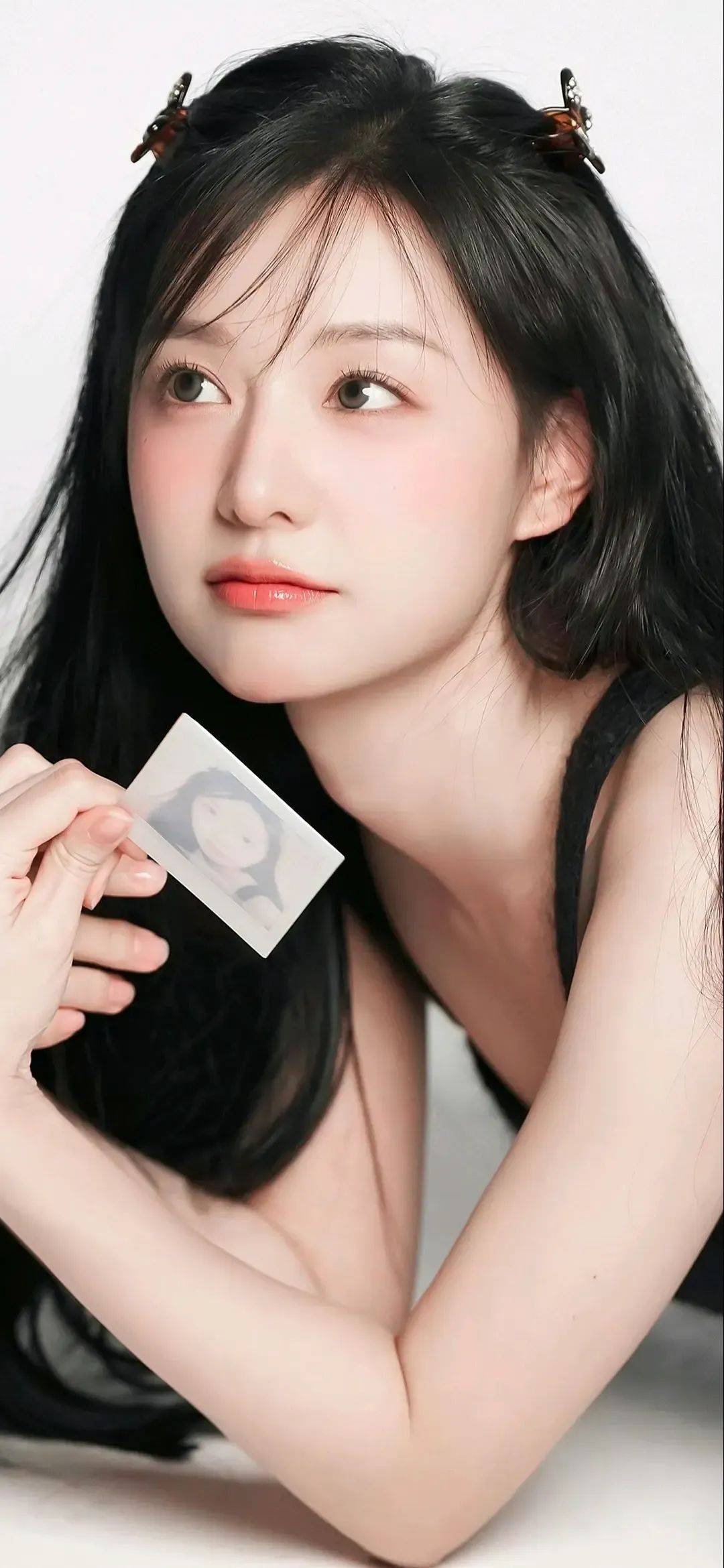 2025韩国十大美女红星！颜值天花板身材火辣你最爱谁-5