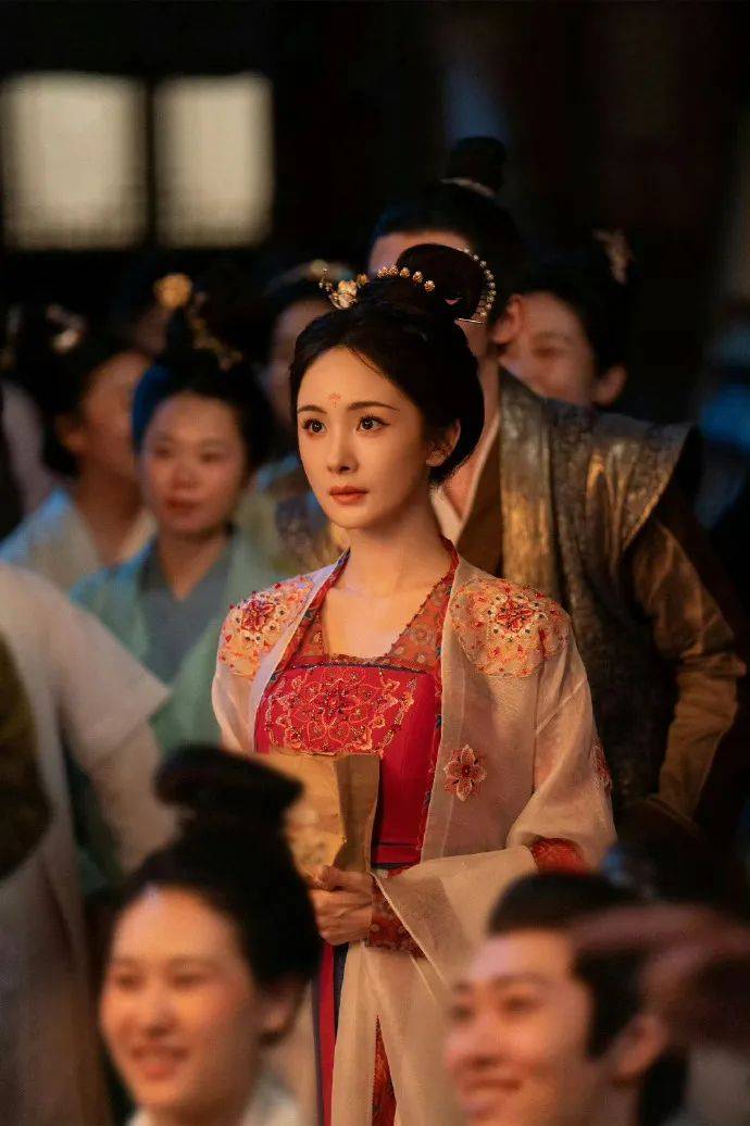 《长安的荔枝》杨幂唐装美爆了！于正大赞她泪光一闪全哭-4