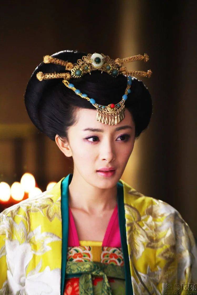 《长安的荔枝》杨幂唐装美爆了！于正大赞她泪光一闪全哭-7